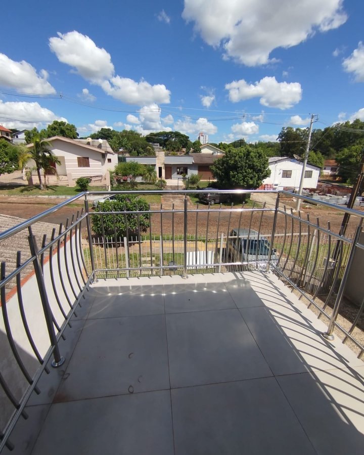Casa à Venda- Vila Flores