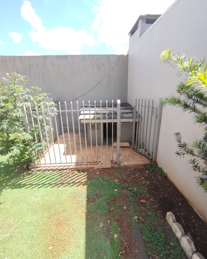 Casa à Venda- Vila Flores