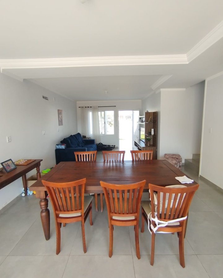 Casa à Venda- Vila Flores