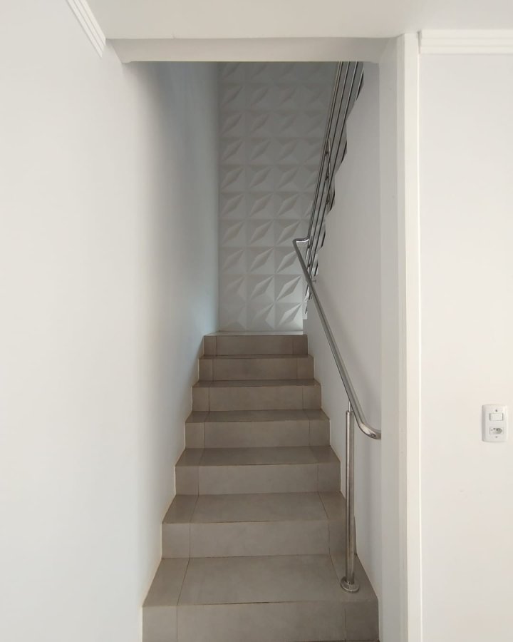 Casa à Venda- Vila Flores