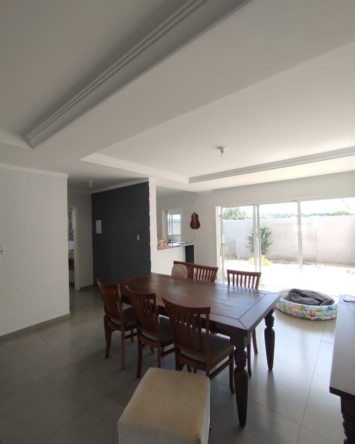Casa à Venda- Vila Flores