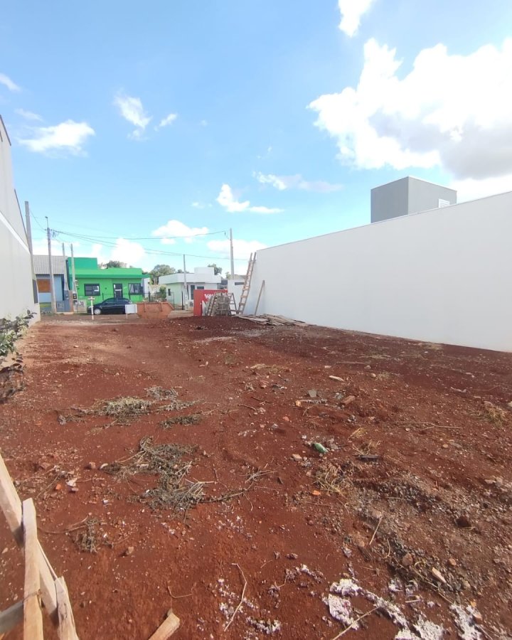 Terreno à Venda - Montese 2