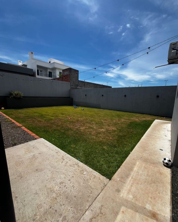 Casa à Venda- Glória (Loteamento Silva)