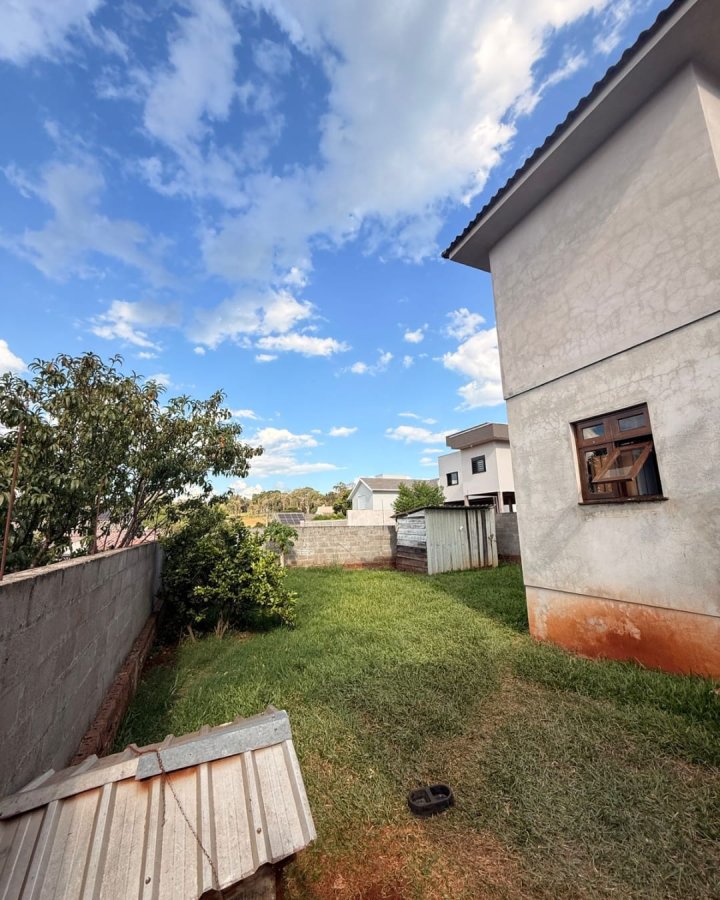 Casa à Venda - Oliveira