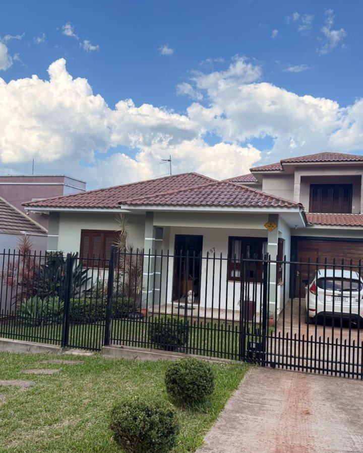 Casa à Venda - Oliveira