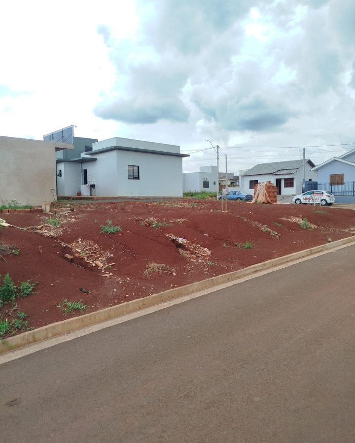 Terreno à Venda- Montese 3