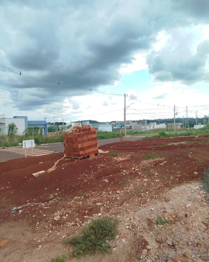 Terreno à Venda- Montese 3