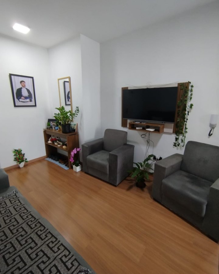 Apartamento à Venda- Ed. Ravena