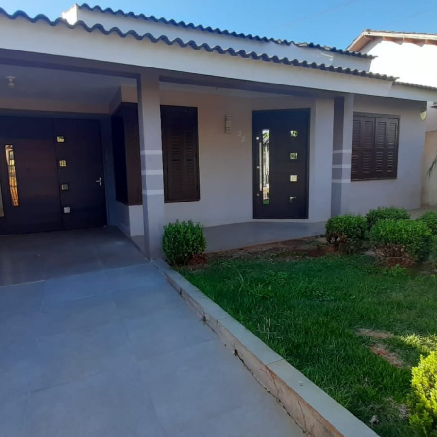 CASA  À VENDA- Central (Próximo IFF)
