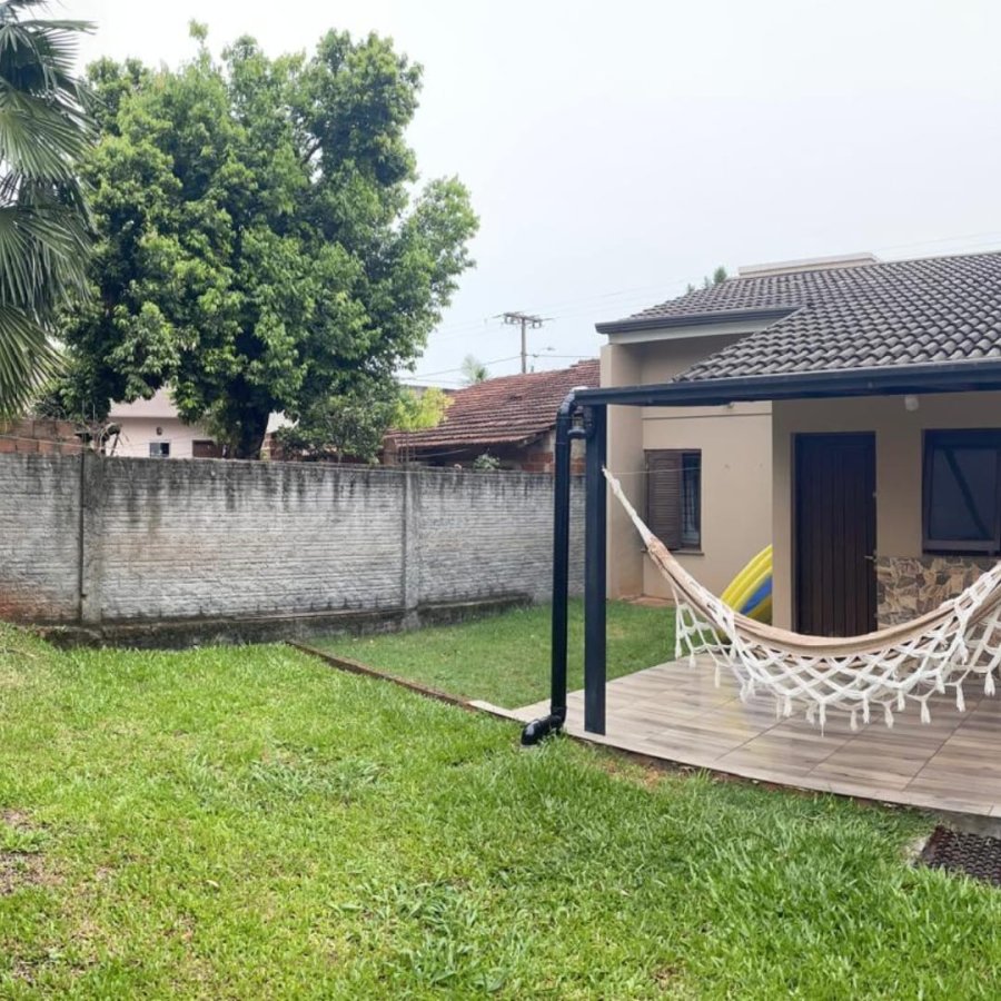 CASA  À VENDA- Central (Próximo IFF)