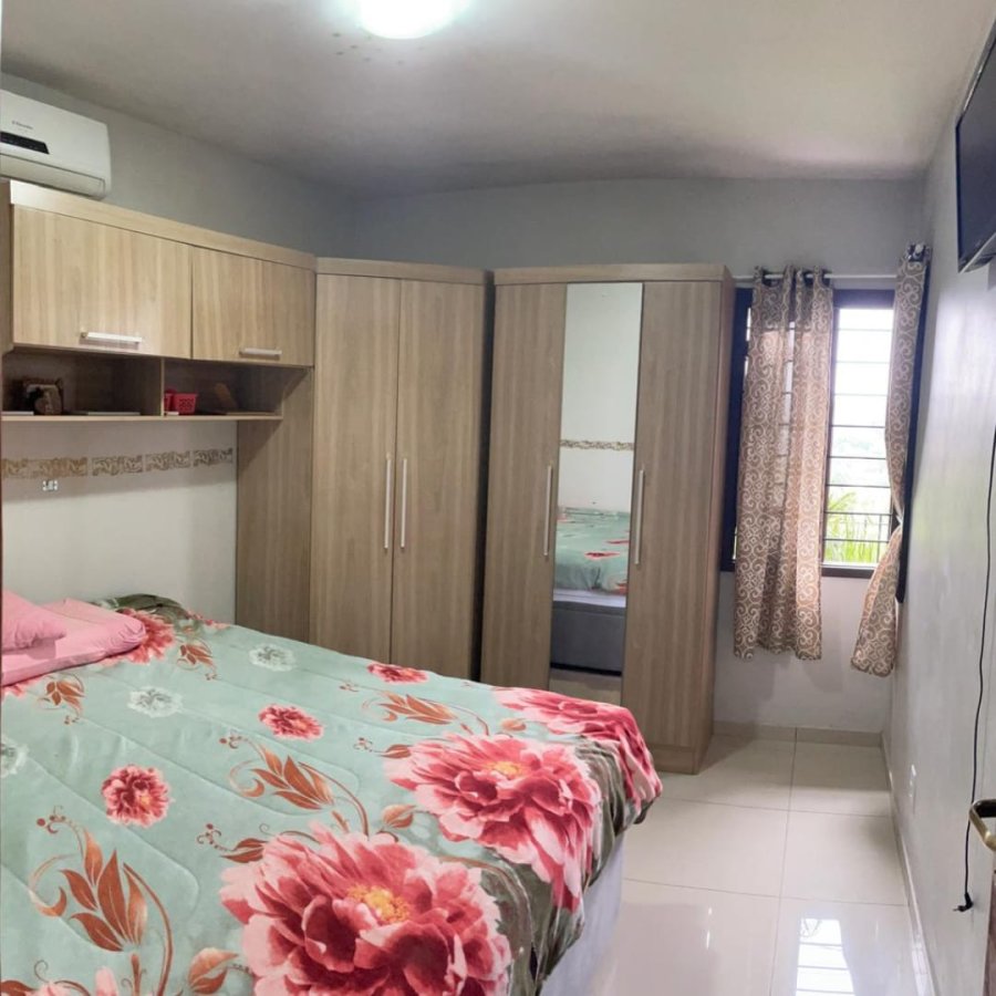 CASA  À VENDA- Central (Próximo IFF)