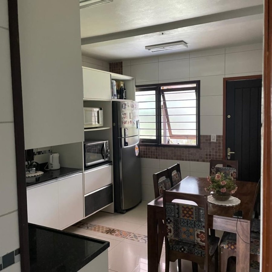 CASA  À VENDA- Central (Próximo IFF)