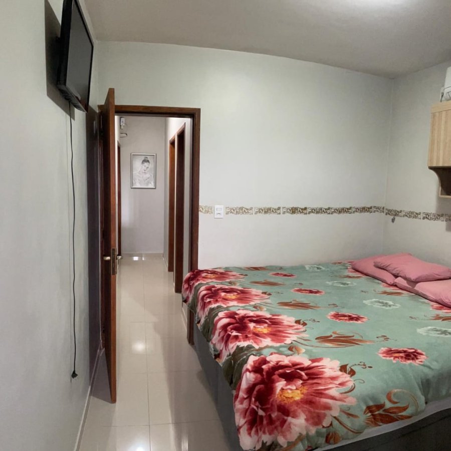 CASA  À VENDA- Central (Próximo IFF)
