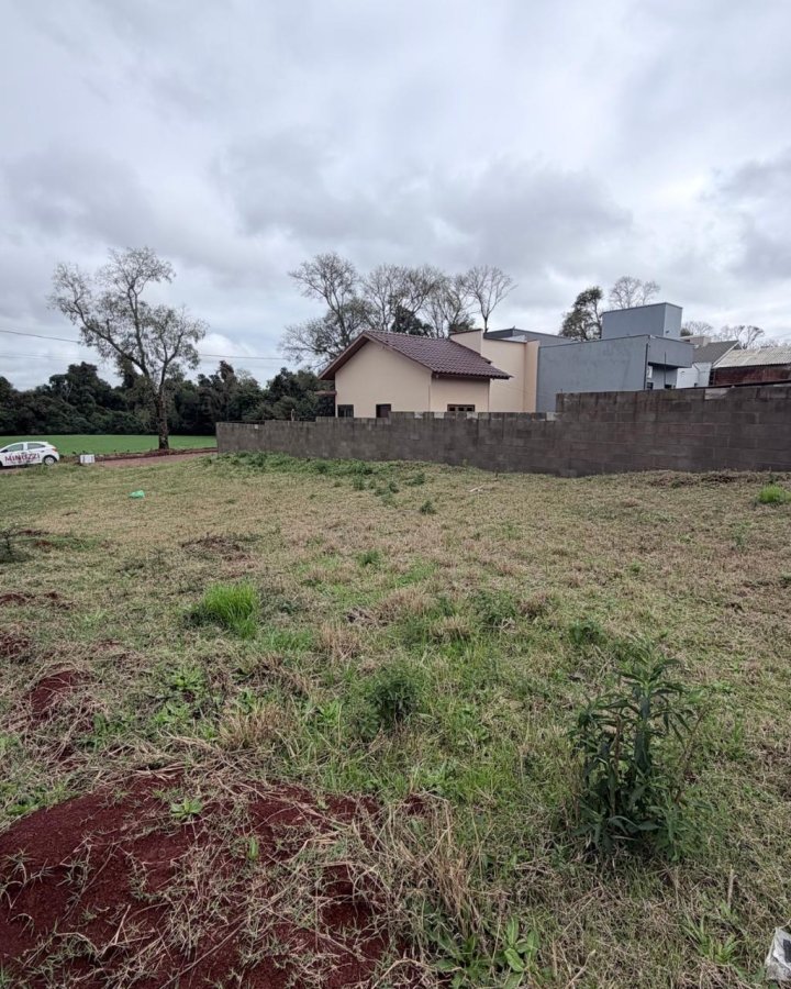 Terreno à Venda - Figueira