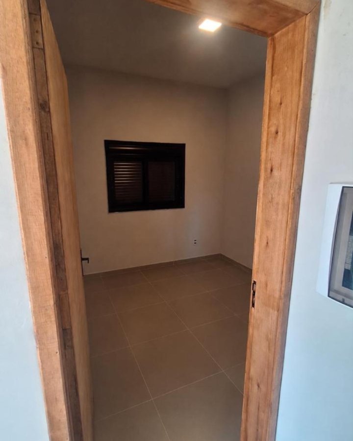 Casa à Venda - Colina